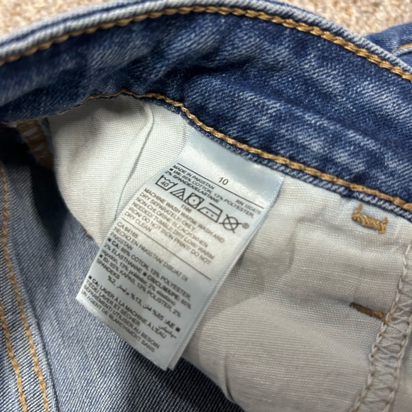 Old Navy High Rise Skinny Jeans - Picture 4 of 10